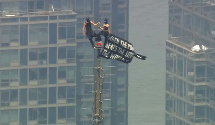 Couple arrested after climbing Empire State building for romantic proposal 1 09876